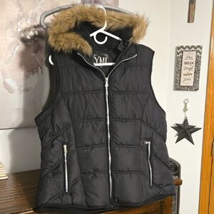 YMI Black Quilted Vest with Faux Fur Trim 2XL